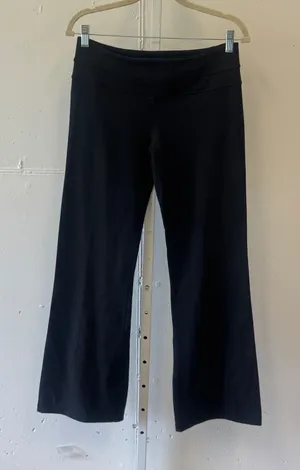 Lululemon Groove Pants Black Flare Yoga Pants Size 8 Reg Mid Rise Athleisure thumbnail 1