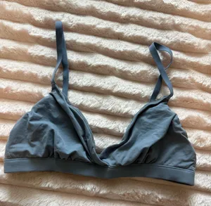 SKIMS Triangle Bralette  thumbnail 1
