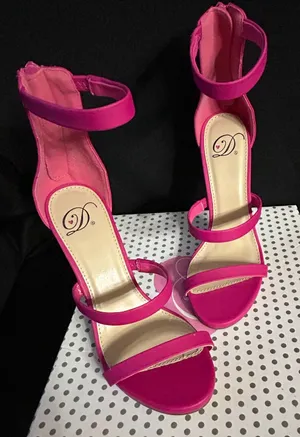 Delicious Women’s Estella Hot Pink Strappy Ankle-Heel Sandals SZ 6 BNIB thumbnail 1