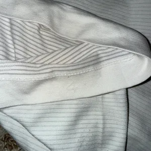 Lululemon Swiftly Tech SS 2.0 Women 4 White Atlanta 10K Tour Excellent Striped thumbnail 4