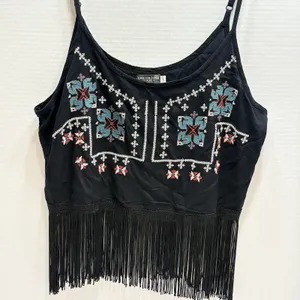 Earthbound Trading Co. Boho-Style Embroidered Fringe Tank Top Large Cropped thumbnail 2