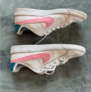 Nike  thumbnail 4