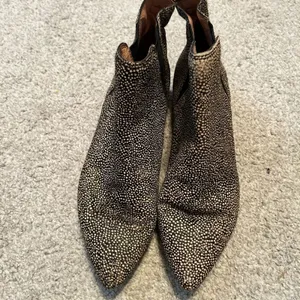Madewell Gold Black Dotted Calf Hair Chelsea Ankle Boots Pointed Toe‎ Womens 7 thumbnail 4