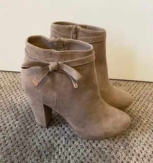 LC Lauren Conrad Heeled Booties thumbnail 2