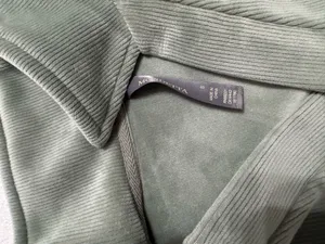 Green sweater Size M thumbnail 2