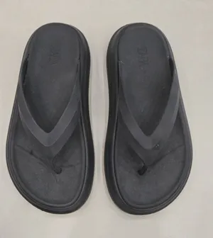 Zara Platform Thong Sandals / Pool Slides in Matte Black Rubber Size 37 thumbnail 1