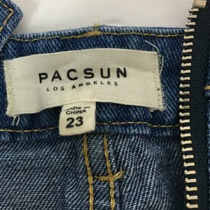 PACSUN Front Zip Mini Jean Skirt, Raw Hem thumbnail 4