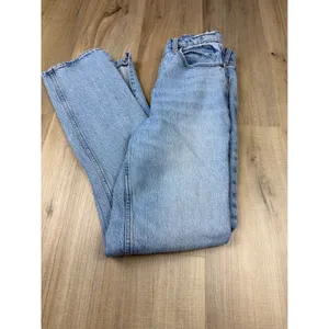 Abercrombie & Fitch Curve Love 90s Straight Ultra High Rise Light Wash Jean 26 2 thumbnail 4