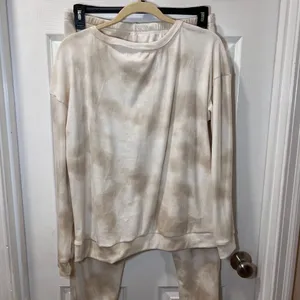 Nicole Miller Cozy Tie-Dye Loungewear Set Beige Cream Sweatshirt & Joggers Two-L thumbnail 2
