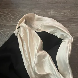 House Of CB Jana BLACK & IVORY MINI DRESS. Size Large thumbnail 5