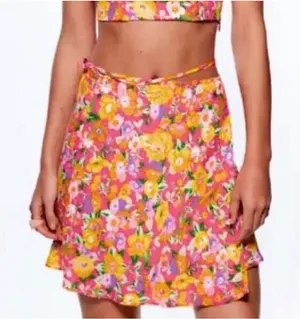 Zara Women’s Spring Pink Orange‎ Purple Floral Wrap Side Tie Skirt Size Small thumbnail 1