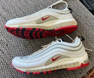 NWOB $190 Air Max White With Gray/Red Accents Tennis Shoes, Men’s Size US 9 thumbnail 1