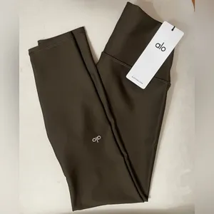 Alo Yoga NWT High-Waisted Airlift Leggings in Expresso Brown Size M thumbnail 2