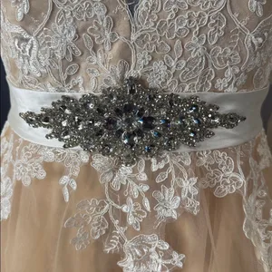 Women’s Long Sleeve Lace Appliqué Formal Gown Ruffles Corset Back Size 14 thumbnail 3