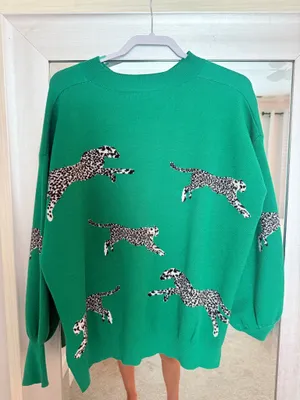 Green cheetah sweater Size M thumbnail 4