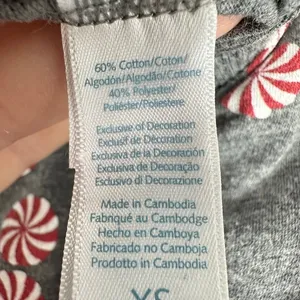 Jane and Bleeker XS Gray Peppermint Candy Print One Piece Pajama‎ Jumpsuit thumbnail 6