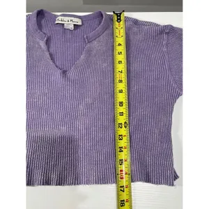 Madeline &‎ Monroe Purple Waffle Knit Cropped V Neck Long Sleeve Top Size M thumbnail 9