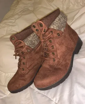 Brown Boots Size 5 thumbnail 2