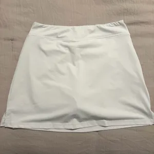 white workout skirt Size M thumbnail 2