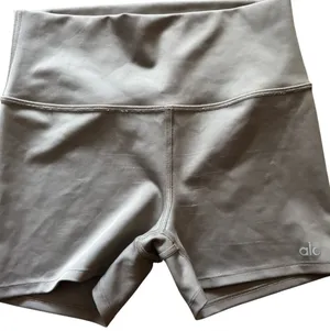 ALO YOGA High-Waist Airlift Short 3" High Compression Shiny Beige Taupe size M thumbnail 1