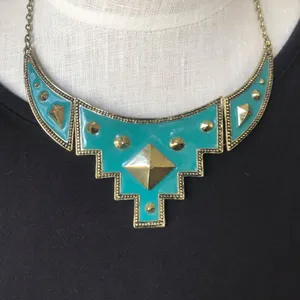 🖤FREE with purchase: Stud Bib Necklace Gold thumbnail 2