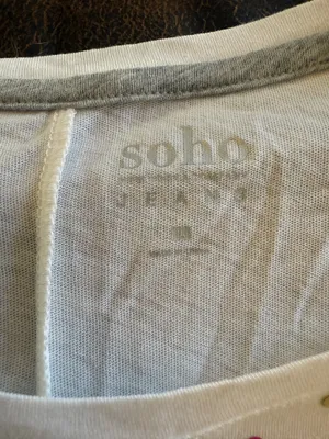 New York & Co Soho NWOT White Tee with Colorful Sequins thumbnail 5