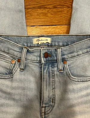 Mid-Rise Classic Straight Jean thumbnail 3