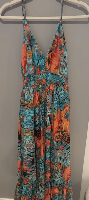 FashioNova Vacation maxi dress thumbnail 1
