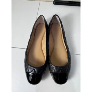 Ann Taylor Quilted Cap‎ Toe Ballet Flats Women 6.5M Black Leather Classic Preppy thumbnail 2