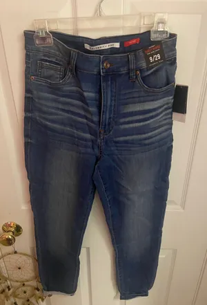 Celebrity Pink Jeans thumbnail 1