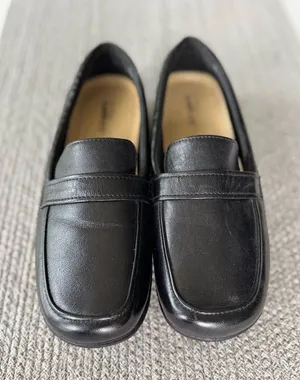 Vintage Strictly Comfort Black Leather Penny Loafers Size 10 thumbnail 1