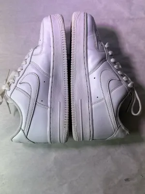 Nike White Low-Top Leather Sneakers thumbnail 7