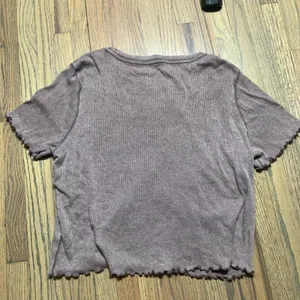 Aerie cropped scalloped ribbed tee medium thumbnail 7