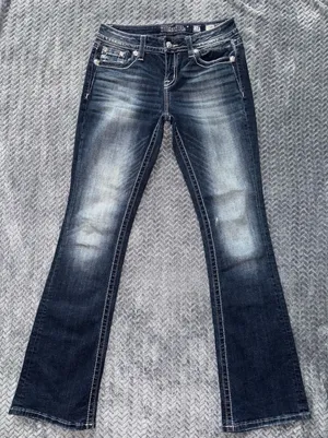 Miss Me Women's Standard Bootcut Embellish Blue Denim Mid Rise Dark Wash Size 28 thumbnail 1