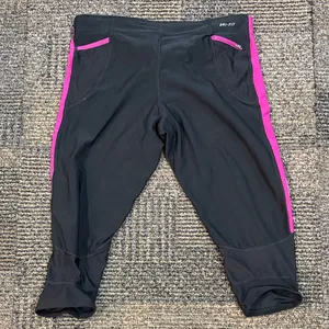 Nike Women’s Large DriFit Black with Pink Trim Capris thumbnail 4
