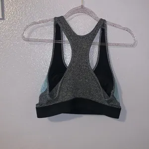 Old Navy Woman’s Medium Green Black Racerback Padded Sports Bra thumbnail 2