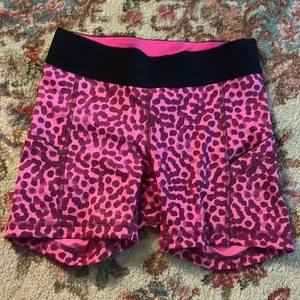 ♥️ lululemon bike shorts thumbnail 1