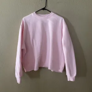 Cotton On Body Women’s Small Pink Cropped Sweatshirt Raw Hem Crewneck Oversized thumbnail 2
