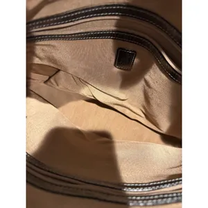 TUSK Leather Handbag Two Tone‎ Black Tan Pebbled Leather Satchel Purse Italy F thumbnail 10