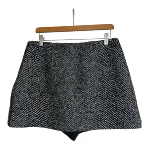 ✨Abercrombie & Fitch Scarlett Mini Sz Large Short✨ thumbnail 4