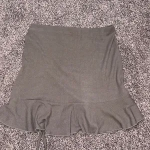 Boutique Illa Green Mini Skirt With Ties Size S thumbnail 3
