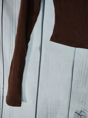 Reformation Paige Brown Ribbed Scoop Neck Long-Sleeve 90’s Y2K Neutral Crop Top thumbnail 3