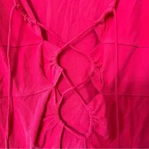Urban Outfitters‎ Elena Drawstring Cutout Top Hot Pink Long Sleeve Size L thumbnail 4