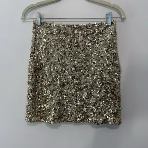 Aqua‎ Bloomingdales NWT Gold Sequin Mini Skirt Size XS thumbnail 2