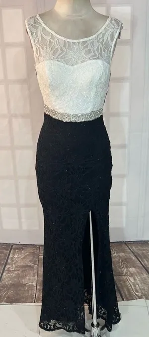 City Studio White Black Sparkle Lace Embellished Waist Formal Gown Size 0 thumbnail 1