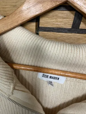Steve Madden beige pullover size medium thumbnail 7