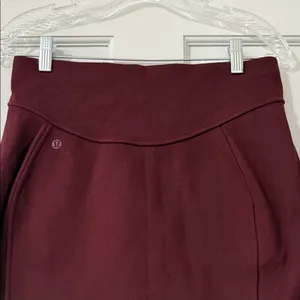 Lululemon Scuba High-Rise Mini Women's Burgundy Skirt size M thumbnail 2