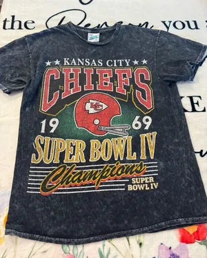 Vintage '47 Kansas City Chiefs Women's Black T-Shirt – Rocker Model, Size M thumbnail 1