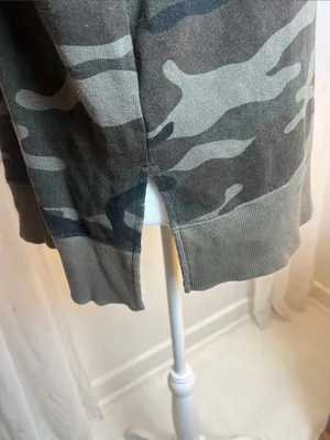 Time and Tru Large Olive Green Camo Crewneck Sweatshirt. thumbnail 5