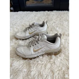 Nike Air VaporMax 2019 Women's Running Shoes White Gold CK9670-100 Size‎ US 8 thumbnail 4